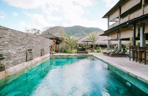 Sekongkang Bed & Breakfast | Baha Baha Villas