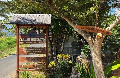 Bayan Hotel | Balé Sebaya - Bungalows Café Nature