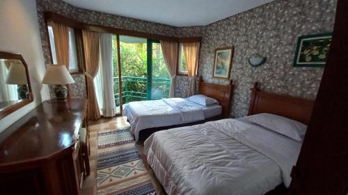 Oro Oro Ombo Villa | Batu Villa (3 Bed Rooms & just 2 min walk to Jatim Park 1)