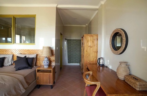 Purwakerti Hostel | Bayu Hotel Deluxe Sea View inc. Breakfast