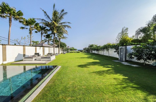 Cemagi Villa | Beachfront 5BR Canggu Villa: Beach Club, Fully staffed, Chef & Driver-EARLY BIRD