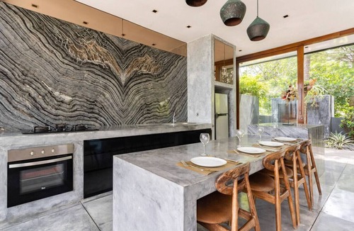 Suraberata Villa | Beachside Villa at Balian Surf Break
