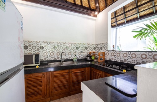 Sunset Road Villa | Beautiful 3 Bedroom Private villa with Tropical Vibes in the Heart of Seminyak