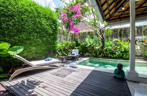 Sunset Road Villa | Beautiful 3 Bedroom Private villa with Tropical Vibes in the Heart of Seminyak
