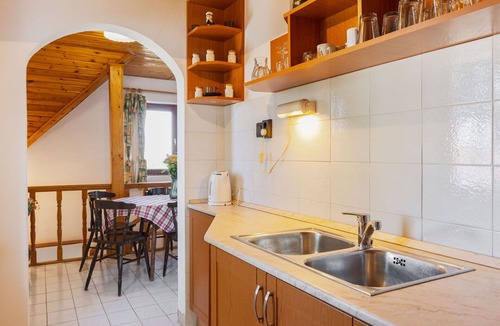 Balatonalmadi House | Beautiful private villa for 9 people with WIFI, TV, patio and pets allowed