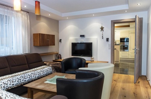 Itter House | Beautiful ski-in holiday home with sauna near ski lift