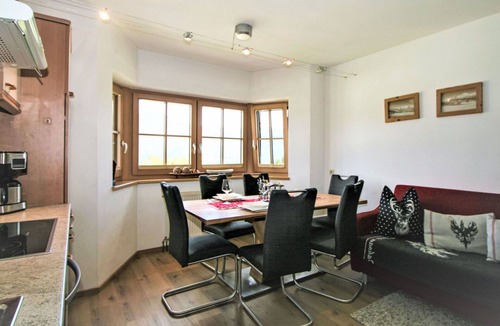 Außerweerberg Villa | Beautiful villa for 6 guests with WIFI, TV, patio and panoramic view