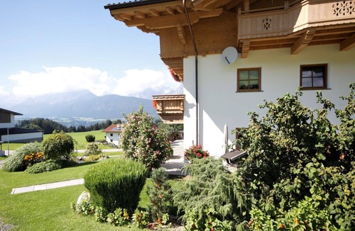 Außerweerberg Villa | Beautiful villa for 6 guests with WIFI, TV, patio and panoramic view