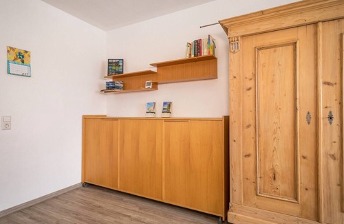 Hergensweiler Apartment | Bed and Breakfast at Gertrud's with Garden, Terrace & Playground