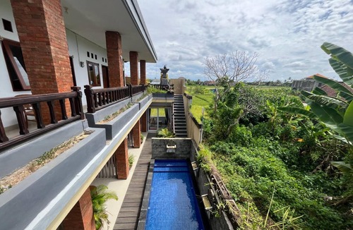 Kediri Hotel | Belvilla Dedyluminous Near Sunset Beach Tanah Lot