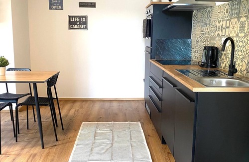 Grafenbach Apartment | Bergluft TOP 3 Modern Apartment with 2 bedrooms - Wi-Fi, Parking & 24h Check-in