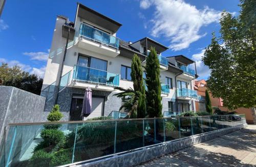 Sarvar Apartment | Berill Crystal Apartman