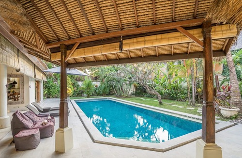 Laksmana Villa | Best Location! 3BD Villa, Central Seminyak! - 3Min Walk To Eat Street! W/Pool!