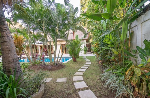 Laksmana Villa | Best Location! 3BD Villa, Central Seminyak! - 3Min Walk To Eat Street! W/Pool!