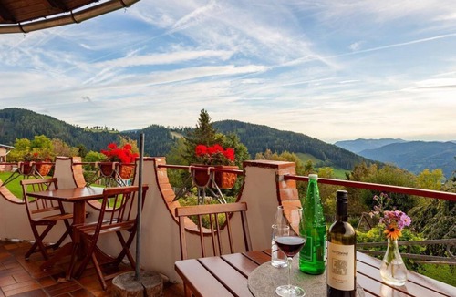 Eberstein House | Bionest II - Lehmbaudach-familienzimmer - Biolandhaus Arche