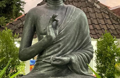 Padonan Hotel | Blissful Lotus Villa and Retreat