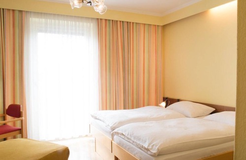 Merkendorf House | Blumenzimmer - Package Sport & Genuss - Feriendomizil, Gasthof Scheer