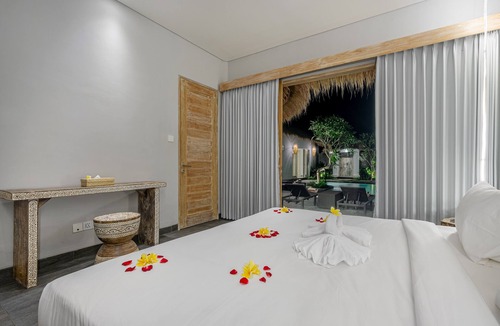 Melayang Villa | Brand new Luxury 3BR villa Ethnic Ubud #4