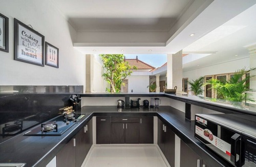 Banjar Semer Villa | Brand new private villa, large pool, beach access