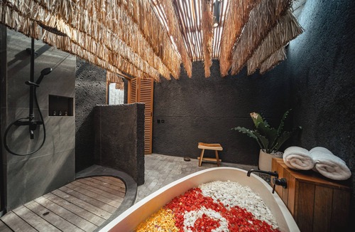 Batu Bolong Resort | Canggu Cabana Beach Resort by Ini Vie Hospitality