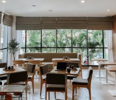 Tomang Hotel | CASA CALMA HOTEL