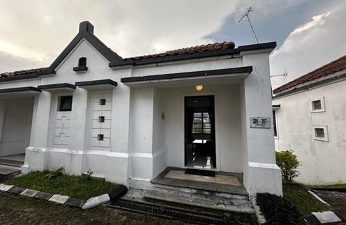 Setiabudi House | Casa D'Ladera Bandung Deluxe Double Stay
