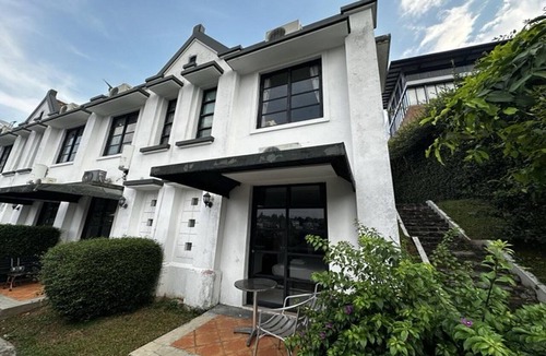 Setiabudi House | Casa D'Ladera Bandung Deluxe Double Stay