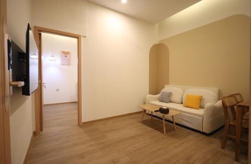 Lubuk Baja House | Casabella 2BR 103, Walk 5 min to Grand Batam Mall