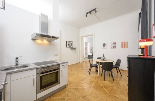 Sankt Leonhard Apartment | Central Graz Getaway – Sleeps 4