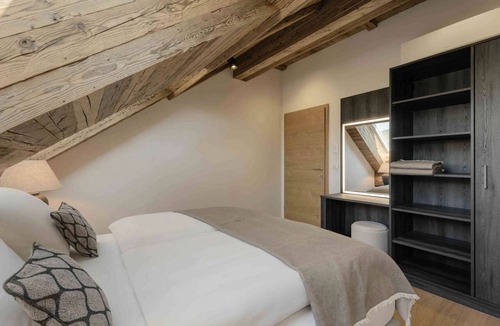 Strobl Hotel | Chalet Apartment with Sauna for 2 Guests | at Lake Wolfgang | schwalbenNEST