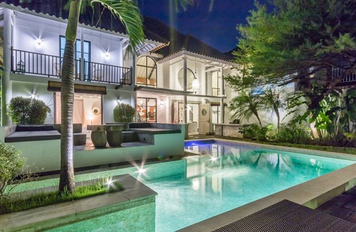 Sunset Road Villa | Charming 3 bedroom villa, Loft style Seminyak, Bali