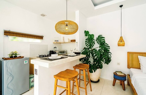 Padonan Villa | Charming Villa Sunflower with private Pool -Canggu