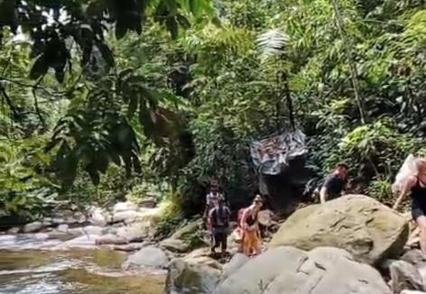Bukit Lawang Bed & Breakfast | Cheap Sumatra Trekking 2 day 1 night,include car & room