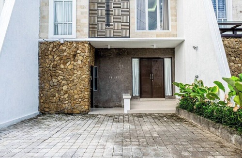 Mumbul Villa | Chic 3BR in Nusa Dua - Ocean View, Cinema, Rooftop