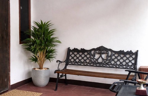 Bandung House | Classic North Bandung Family Home, Sleeps 10 & 3 Parking + Rooftop Gazebo