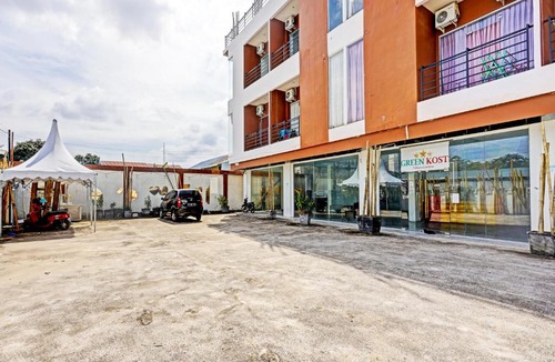 Batam Hotel | Collection O 91586 Green House Tiban