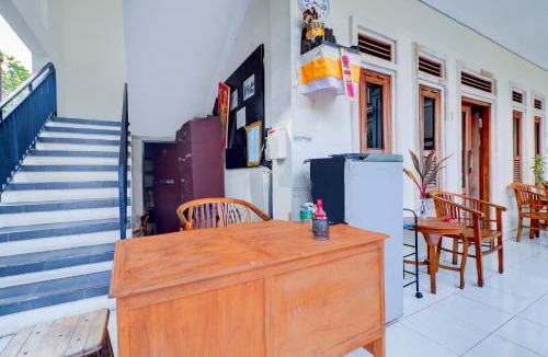 Downtown Kuta Hotel | Collection O Budget Door Legian Inn @Poppies Road