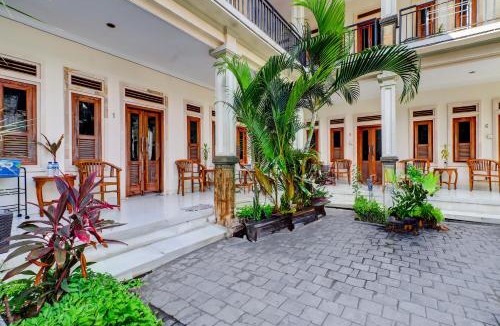 Downtown Kuta Hotel | Collection O Budget Door Legian Inn @Poppies Road