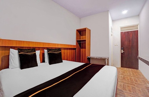 Dinoyo Hotel | Collection O Bwalk Hotel Malang