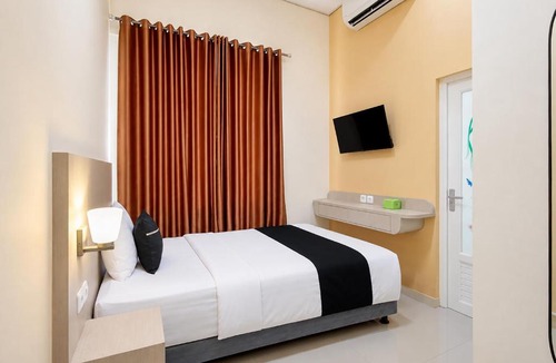Depok Hotel | Collection O near Adisutjipto Airport formerly Harmoni 88