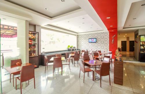 Sukajadi Hotel | Collection O Pasteur Near Paris Van Java Mall Formerly Sweet Karina