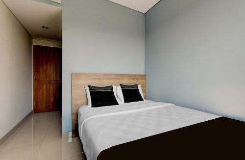 West Cirebon Hotel | Colletion O near Living Plaza Cirebon formerly Moana Residence