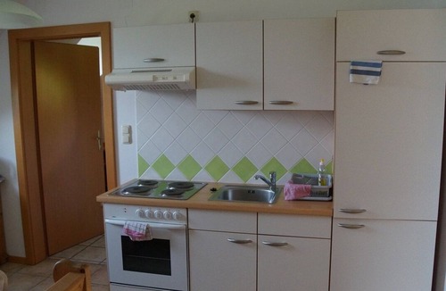 Mitterarnsdorf Apartment | Comfortable apartment (52 m²) with a balcony and a view of the vineyards