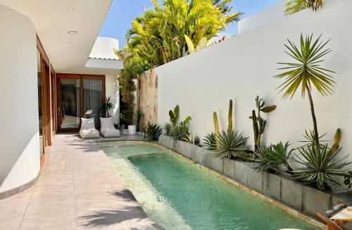 Berawa Villa | Contemporary 3 BDR Berawa Pool Villa 4 minutes to Finns