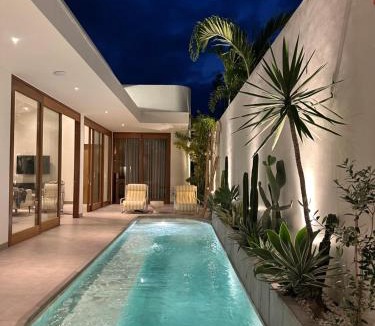 Berawa Villa | Contemporary 3 BDR Berawa Pool Villa 4 minutes to Finns