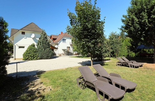 Balatonszemes Apartment | Cosy apartment for 15 people with A/C, WIFI, TV, patio and pets allowed