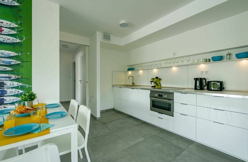 Balatonszemes Apartment | Cosy apartment for 6 guests with A/C, WIFI, pool, TV, terrace and pets allowed