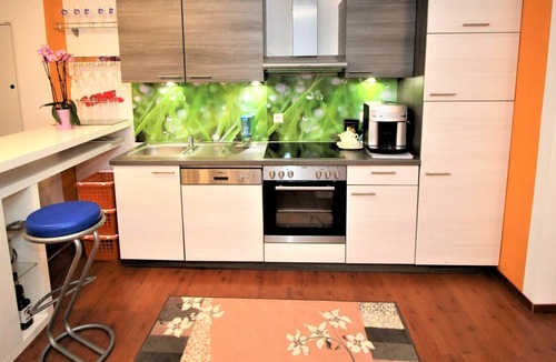 Gloggnitz Apartment | Cosy apartment for 5 guests with WIFI, TV and patio