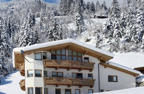 Hippach Apartment | Cosy apartment for 6 guests with WIFI, TV, terrace and parking