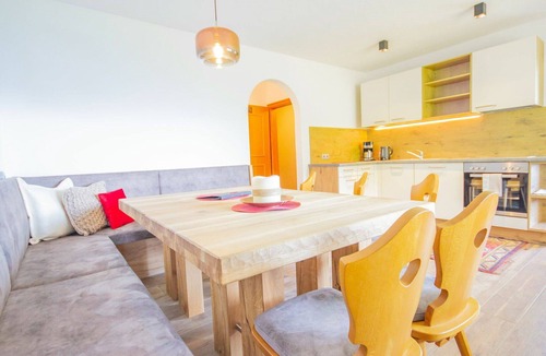 Fuegenberg Apartment | Cosy apartment for 20 people with WIFI, TV and balcony